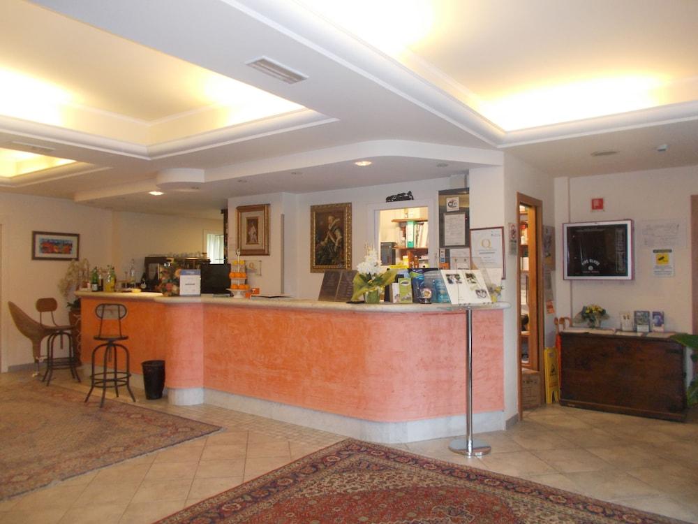 Nedy Hotel 3*