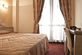 Nedy Hotel 3*