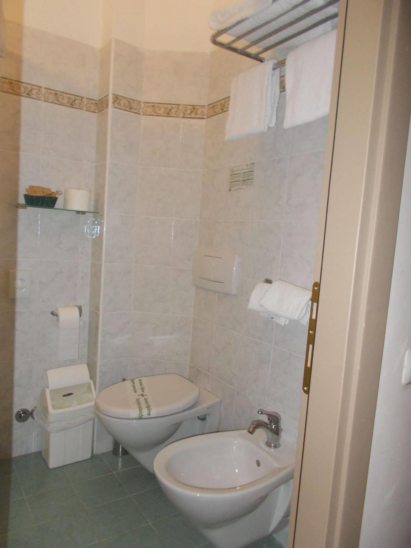 Hotel Nedy 3*